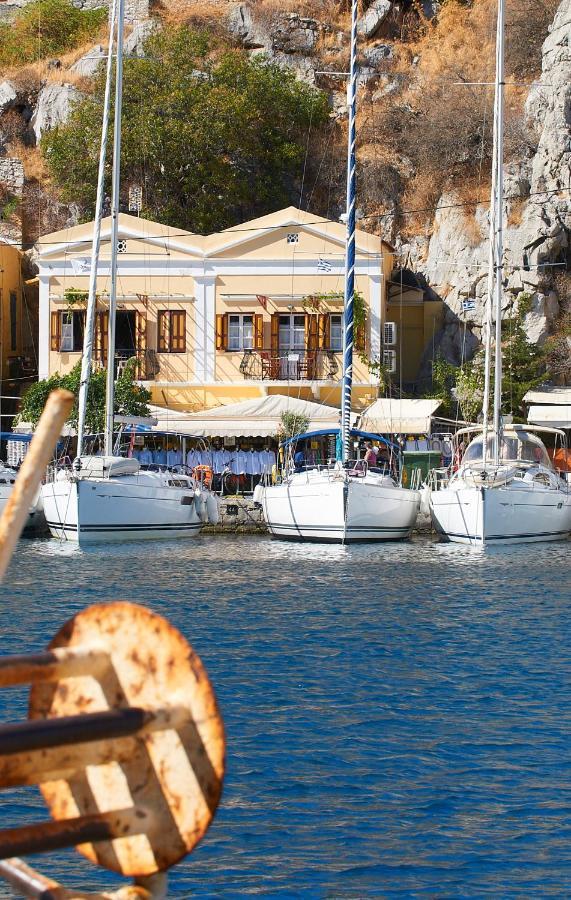 Symi Blue Port Apartment Buitenkant foto