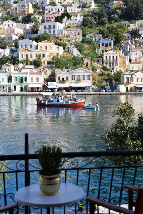 Symi Blue Port Apartment Buitenkant foto