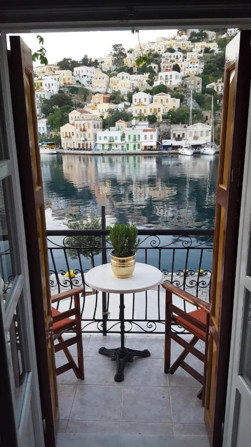 Symi Blue Port Apartment Buitenkant foto