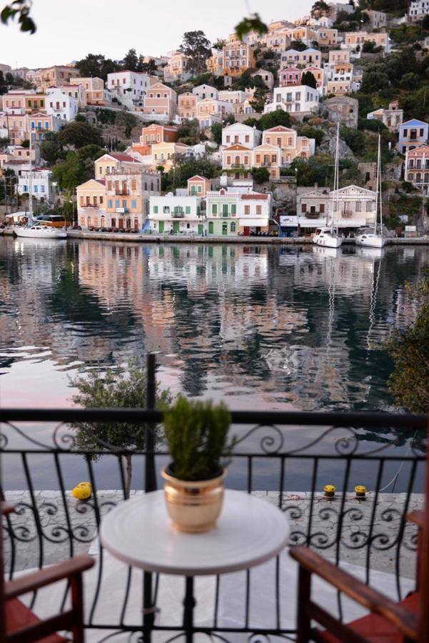 Symi Blue Port Apartment Buitenkant foto